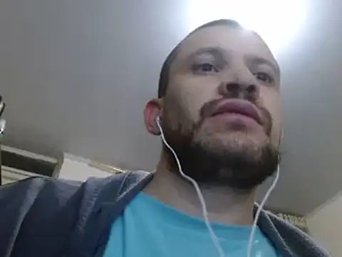 Snapshot of camiloking1720 chatting on 01/15/25, 12:09 camiloking1720 online show from 01/15/25, 12:09