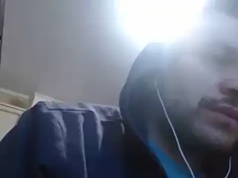 Snapshot of camiloking1720 chatting on 01/15/25, 03:11 camiloking1720 online show from 01/15/25, 03:11