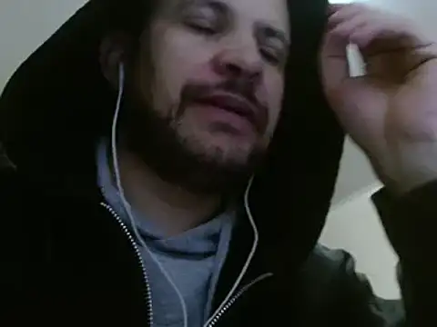 Snapshot of camiloking1720 chatting on 01/24/25, 12:42 camiloking1720 online show from 01/24/25, 12:42