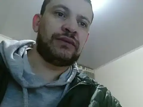 Snapshot of camiloking1720 chatting on 01/24/25, 04:05 camiloking1720 online show from 01/24/25, 04:05