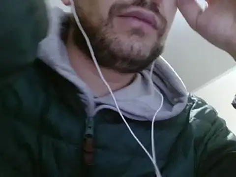 Snapshot of camiloking1720 chatting on 01/24/25, 08:43 camiloking1720 online show from 01/24/25, 08:43