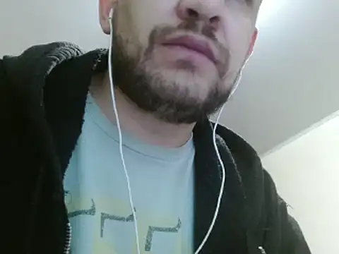 Snapshot of camiloking1720 chatting on 01/26/25, 12:26 camiloking1720 online show from 01/26/25, 12:26