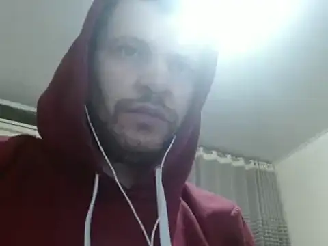 Snapshot of camiloking1720 chatting on 01/26/25, 07:32 camiloking1720 online show from 01/26/25, 07:32