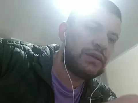 Snapshot of camiloking1720 chatting on 01/30/25, 11:44 camiloking1720 online show from 01/30/25, 11:44