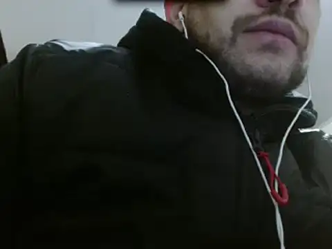 Snapshot of camiloking1720 chatting on 02/02/25, 04:05 camiloking1720 online show from 02/02/25, 04:05