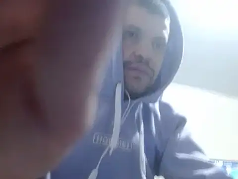 Snapshot of camiloking1720 chatting on 02/02/25, 09:51 camiloking1720 online show from 02/02/25, 09:51