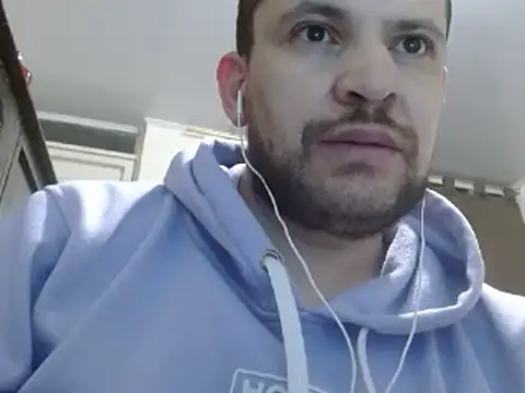 Snapshot of camiloking1720 chatting on 02/03/25, 04:46 camiloking1720 online show from 02/03/25, 04:46