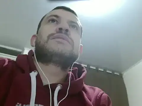 Snapshot of camiloking1720 chatting on 02/06/25, 05:14 camiloking1720 online show from 02/06/25, 05:14