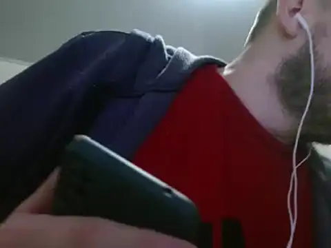 Snapshot of camiloking1720 chatting on 02/08/25, 04:36 camiloking1720 online show from 02/08/25, 04:36