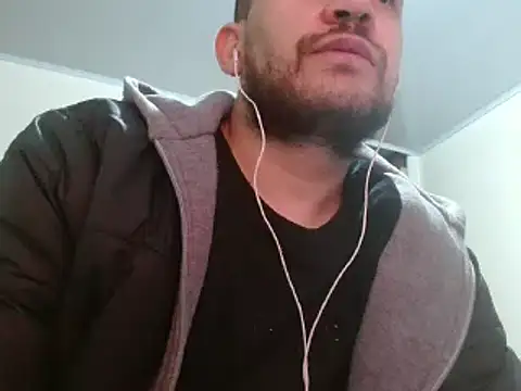 Snapshot of camiloking1720 chatting on 02/13/25, 06:48 camiloking1720 online show from 02/13/25, 06:48