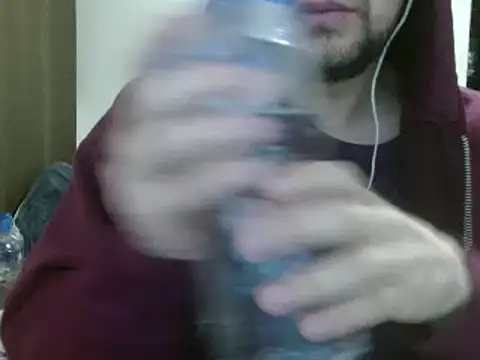 Snapshot of camiloking1720 chatting on 02/15/25, 10:22 camiloking1720 online show from 02/15/25, 10:22