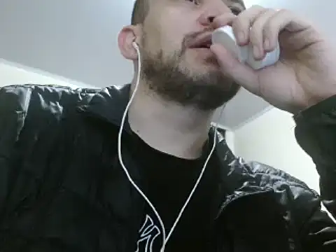 Snapshot of camiloking1720 chatting on 02/17/25, 08:58 camiloking1720 online show from 02/17/25, 08:58