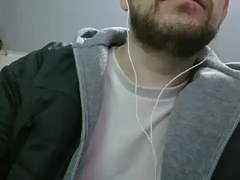 Snapshot of camiloking1720 chatting on 02/23/25, 08:28 camiloking1720 online show from 02/23/25, 08:28