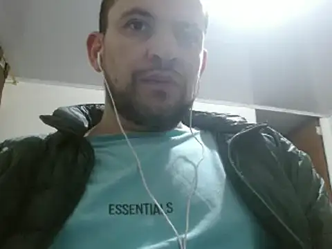 Snapshot of camiloking1720 chatting on 02/27/25, 09:14 camiloking1720 online show from 02/27/25, 09:14