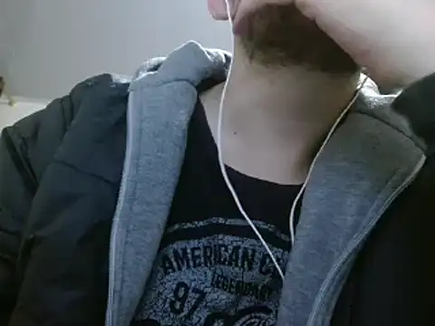 Snapshot of camiloking1720 chatting on 02/28/25, 10:20 camiloking1720 online show from 02/28/25, 10:20