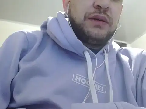 Snapshot of camiloking1720 chatting on 09/21/25, 11:06 camiloking1720 online show from 09/21/25, 11:06