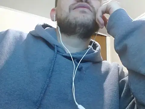 Snapshot of camiloking1720 chatting on 09/27/25, 07:35 camiloking1720 online show from 09/27/25, 07:35