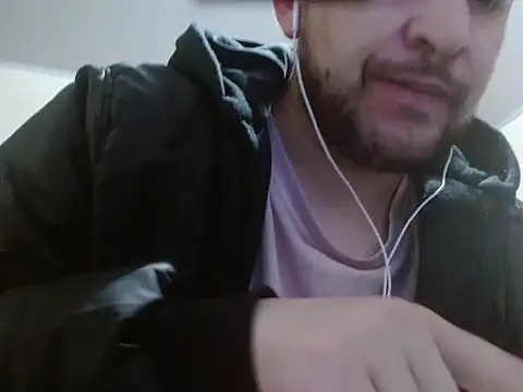 Snapshot of camiloking1720 chatting on 10/03/25, 01:46 camiloking1720 online show from 10/03/25, 01:46