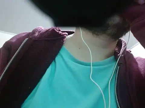 Snapshot of camiloking1720 chatting on 12/20/25, 12:40 camiloking1720 online show from 12/20/25, 12:40