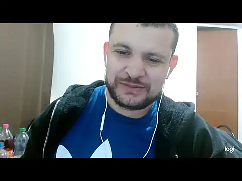 Snapshot of camiloking1720 chatting on 04/13/26, 12:49 camiloking1720 online show from 04/13/26, 12:49