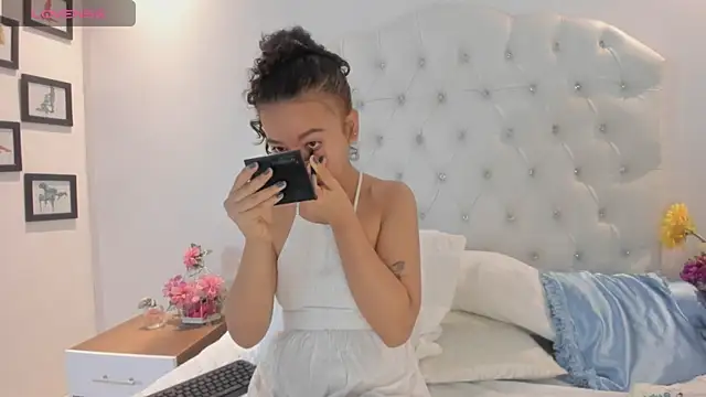 brithany rousee online show from 11/15/25, 02:13