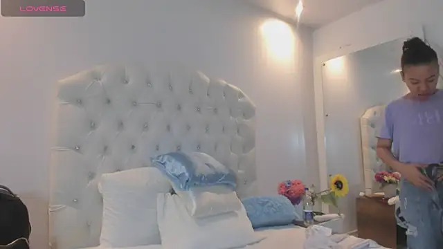 brithany rousee online show from 12/02/25, 02:12