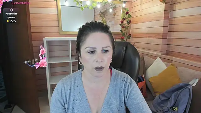 Snapshot of Victoria_collins_1 chatting on 04/17/26, 10:51 Victoria collins 1 online show from 04/17/26, 10:51