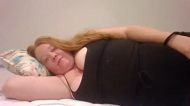 Snapshot of Sierra_bbyx chatting on 05/16/26, 03:58 Sierra bbyx online show from 05/16/26, 03:58