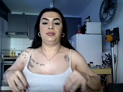 Snapshot of Dulce_hot_23_ chatting on 05/19/26, 02:45 Dulce hot 23 online show from 05/19/26, 02:45