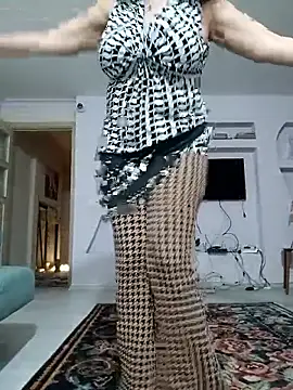 Snapshot of nazii010 chatting on 11/09/25, 06:17 nazii010 online show from 11/09/25, 06:17