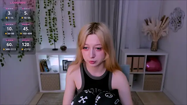 SaintGirl online show from 02/21/25, 10:39