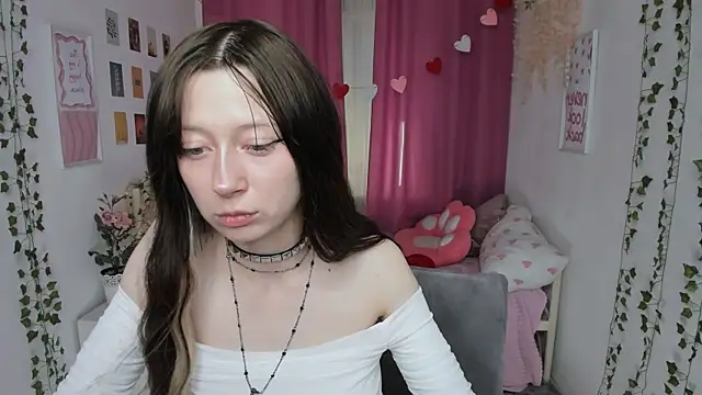 SaintGirl online show from 06/30/26, 03:02