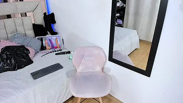 melody bonnet online show from 02/05/26, 08:52