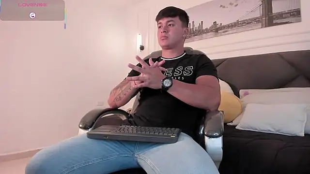Cristopher strong online show from 05/08/26, 01:38