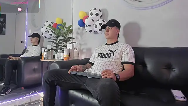 Cristopher strong online show from 06/26/26, 01:04