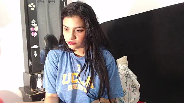 Snapshot of lolaa_staars chatting on 12/21/24, 02:52 lolaa staars online show from 12/21/24, 02:52