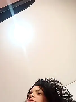 Snapshot of lolaa_staars chatting on 01/19/25, 12:38 lolaa staars online show from 01/19/25, 12:38