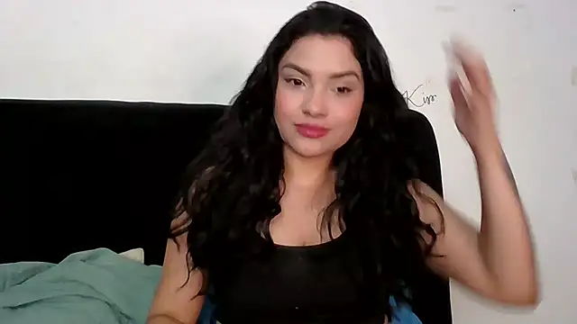 Snapshot of lolaa_staars chatting on 10/08/25, 08:34 lolaa staars online show from 10/08/25, 08:34
