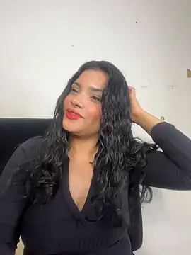 Snapshot of lolaa_staars chatting on 10/12/25, 03:16 lolaa staars online show from 10/12/25, 03:16