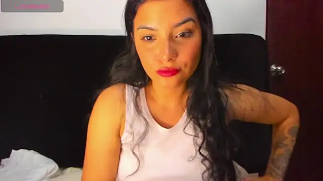 Snapshot of lolaa_staars chatting on 05/15/26, 01:56 lolaa staars online show from 05/15/26, 01:56