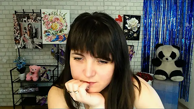 Darina M  online show from 02/21/25, 08:51