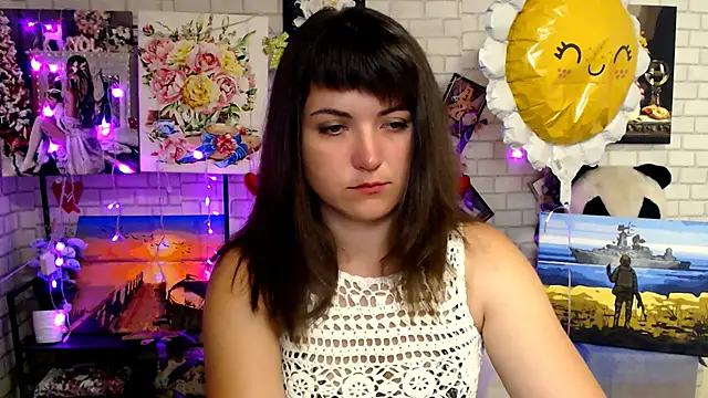 Darina M  online show from 09/18/25, 04:47