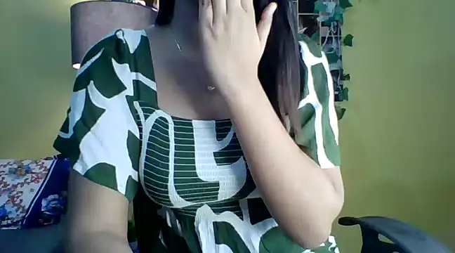 Snapshot of Nicole-wallace chatting on 01/19/25, 01:22 Nicole-wallace online show from 01/19/25, 01:22