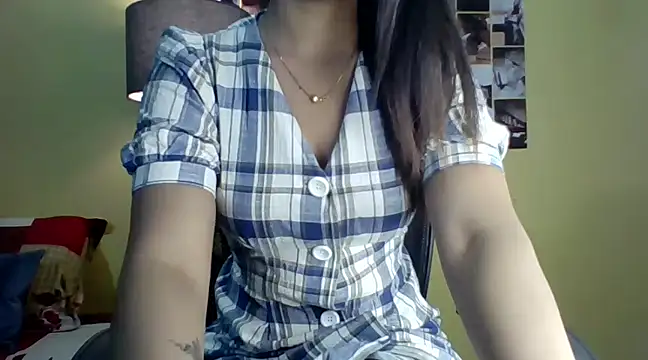 Snapshot of Nicole-wallace chatting on 01/23/25, 04:19 Nicole-wallace online show from 01/23/25, 04:19