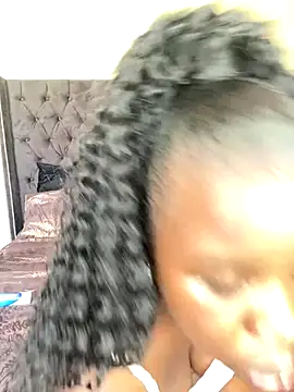 DarkBerry87 online show from 12/02/25, 05:35