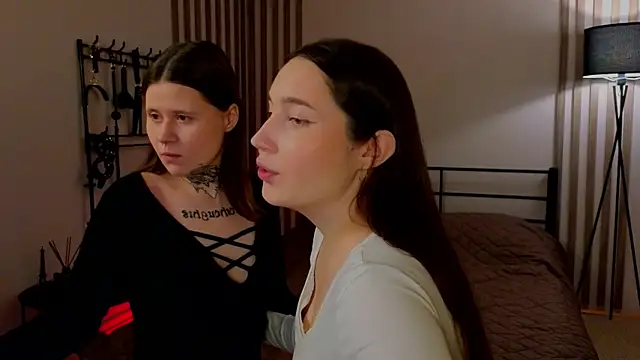 Snapshot of domDani_subMay chatting on 03/13/25, 09:32 domDani subMay online show from 03/13/25, 09:32