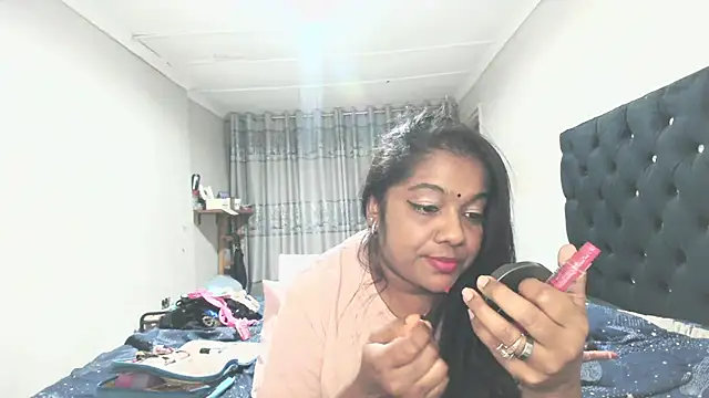 Indianmayaxoxo online show from 06/08/26, 04:40