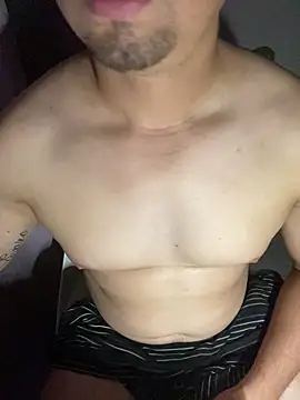 Snapshot of tomazu11 chatting on 10/29/25, 04:59 tomazu11 online show from 10/29/25, 04:59