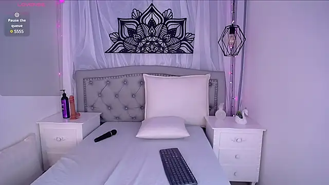 Snapshot of Ariana_ceballos chatting on 02/13/25, 11:39 Ariana ceballos online show from 02/13/25, 11:39