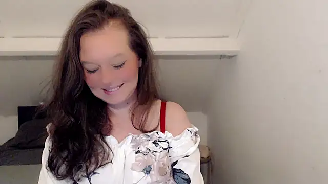 Snapshot of roxanna24 chatting on 02/27/26, 01:22 roxanna24 online show from 02/27/26, 01:22